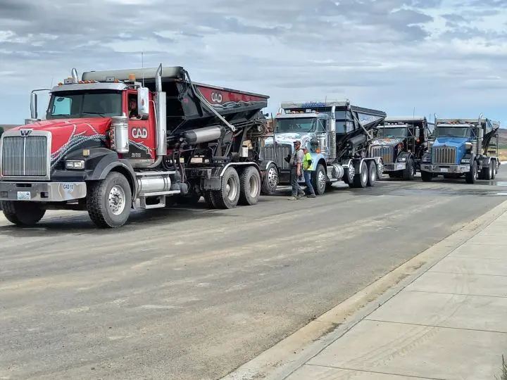 Big Rig Black Powerful Semi Truck Transports New Semi Trucks Tractors